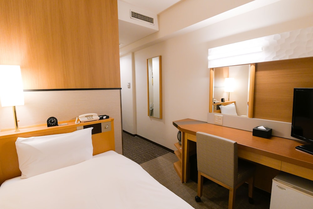 Single Room, 1 Large Twin Bed, Smoking