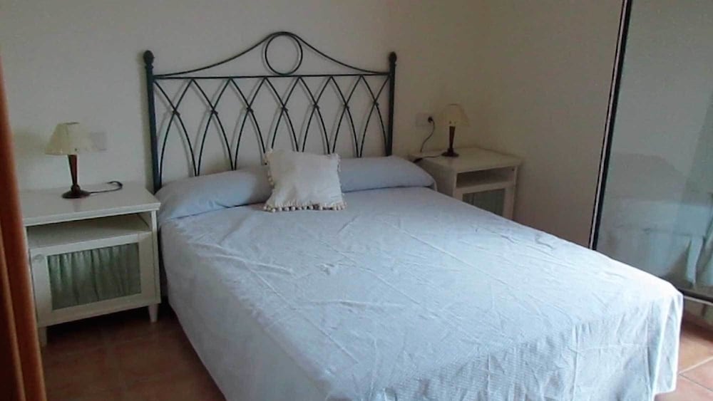 House, 3 Bedrooms photo 2