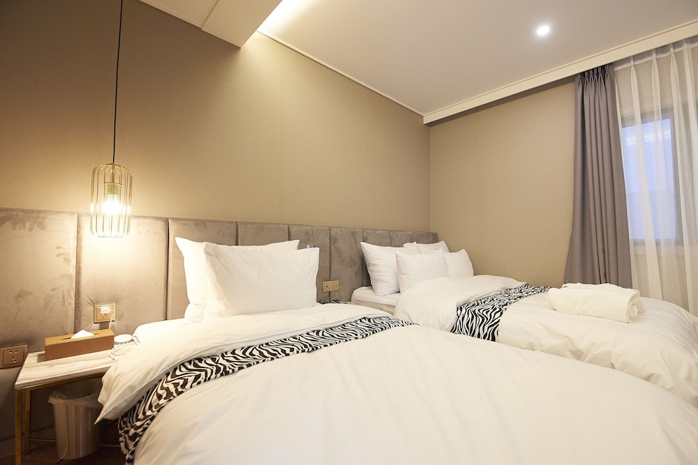 Deluxe Twin Room - Photo 3