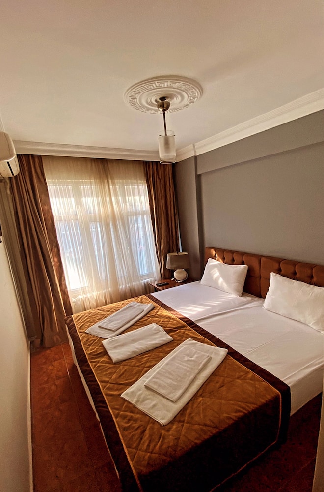 Double or Twin Room photo 3