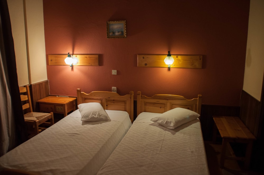 Classic Twin Room, 2 Twin Beds, Ground Floor photo 2