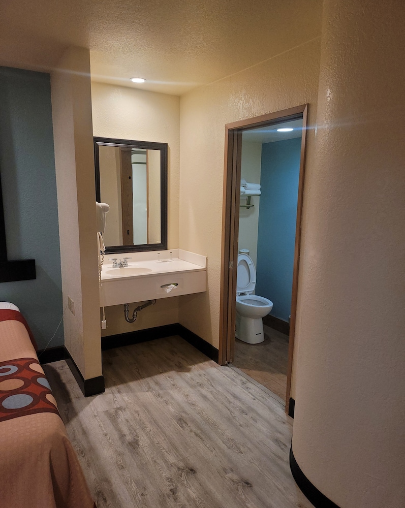 Standard Room photo 2
