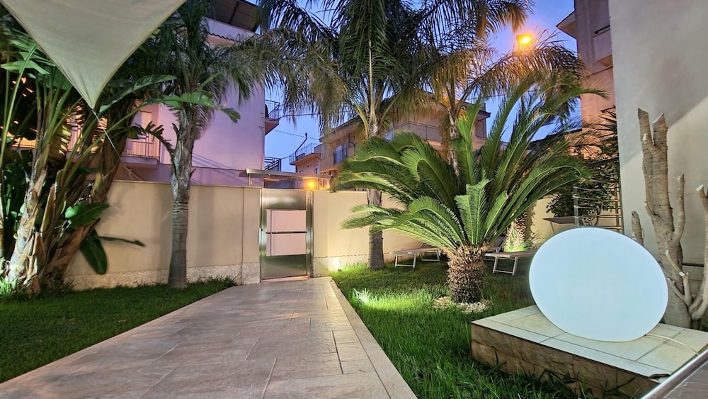 Villa, Smoking photo 3