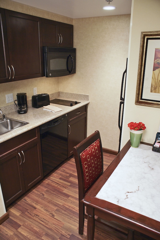 Studio, 1 King Bed, Accessible, Bathtub (Mobility & Hearing) - Photo 5