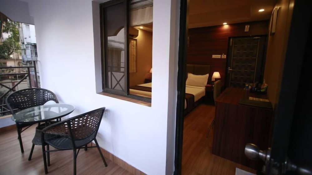 Royal Room - Photo 5