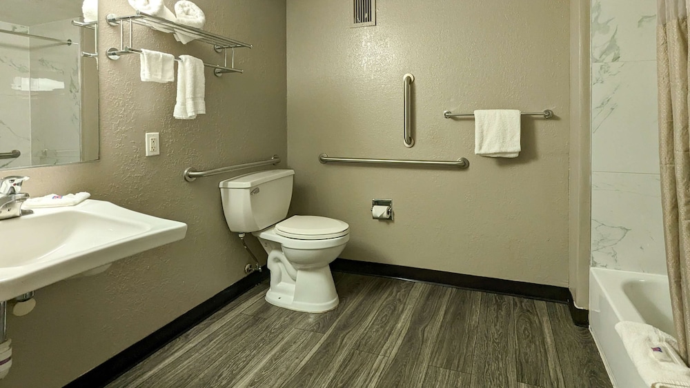 Premium Room, 2 Double Beds, Accessible, Non Smoking photo 2