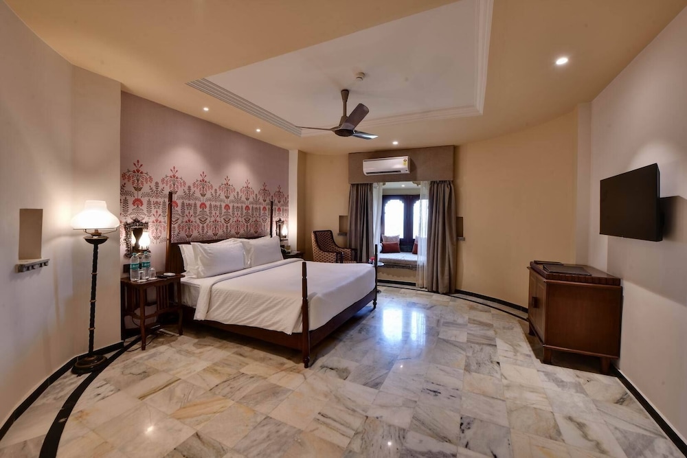 Hazel Suite With Bathtub