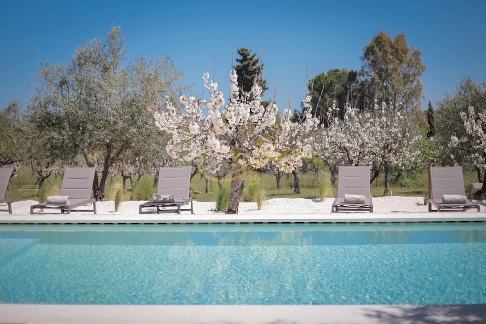 Villa photo 3