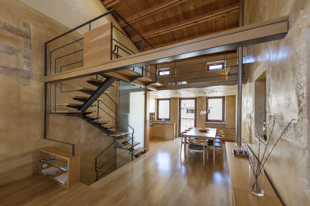 Luxury House, 3 Bedrooms, 2 Bathrooms, City View