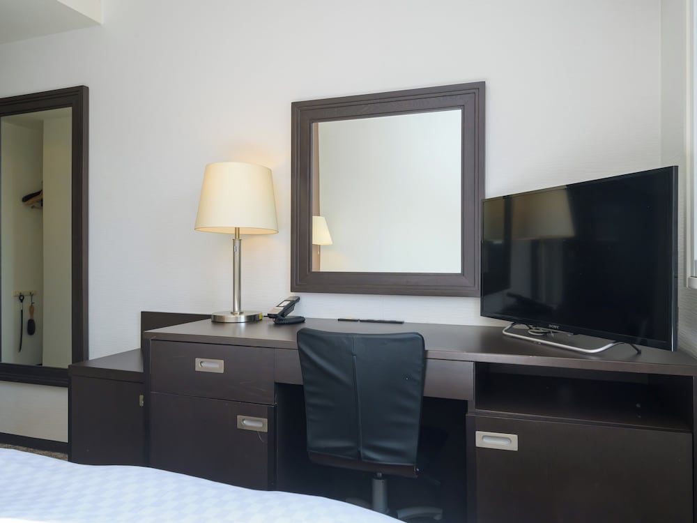 Double Economy Room, Non Smoking - Photo 10