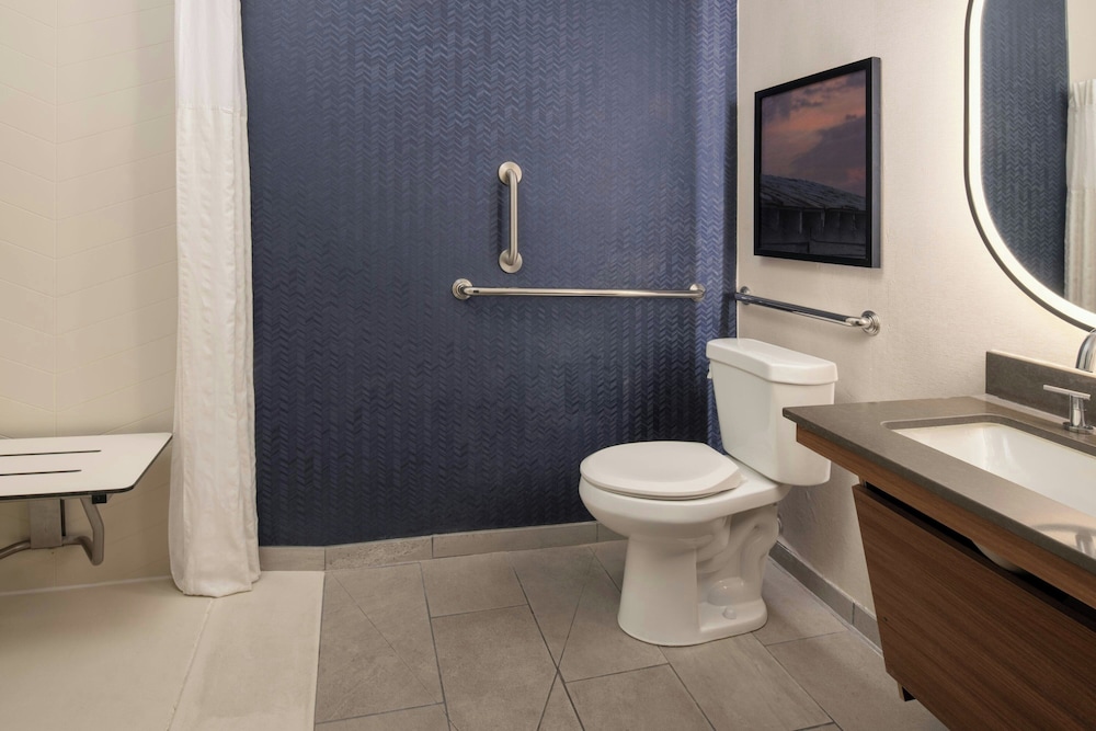 Suite, Multiple Beds - Photo 9