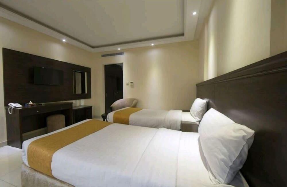 Basic Twin Room photo 3