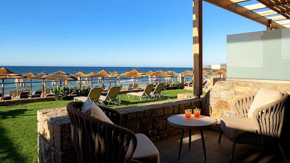 Diamond Suite Beachfront - Photo 12