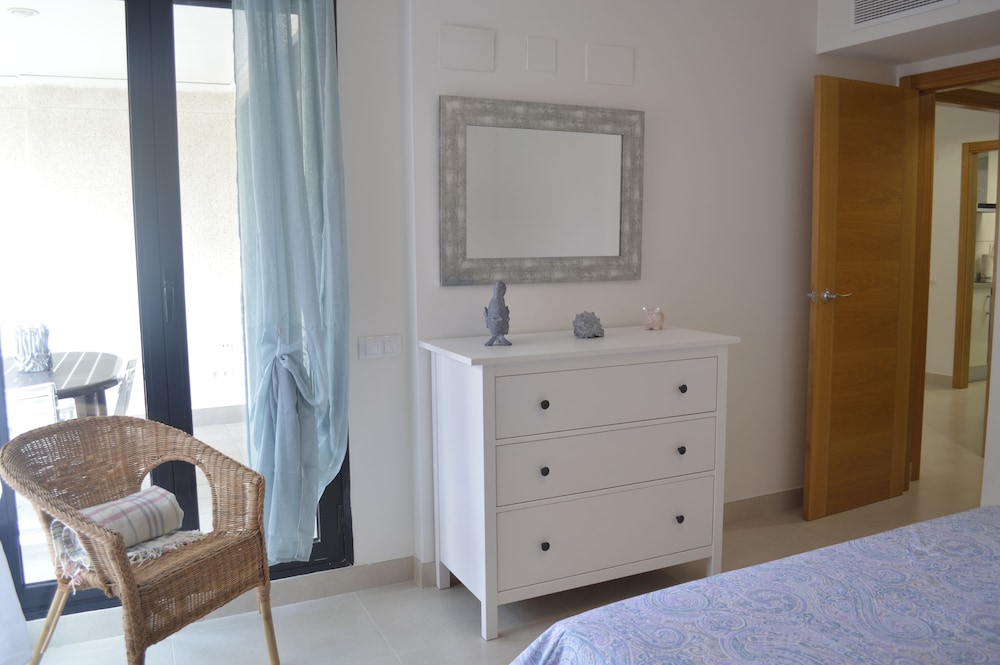 Apartment, 2 Bedrooms, Terrace, Partial Ocean View