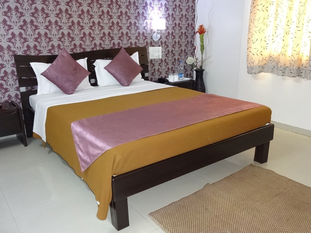 Deluxe Double or Twin Room - Photo 8