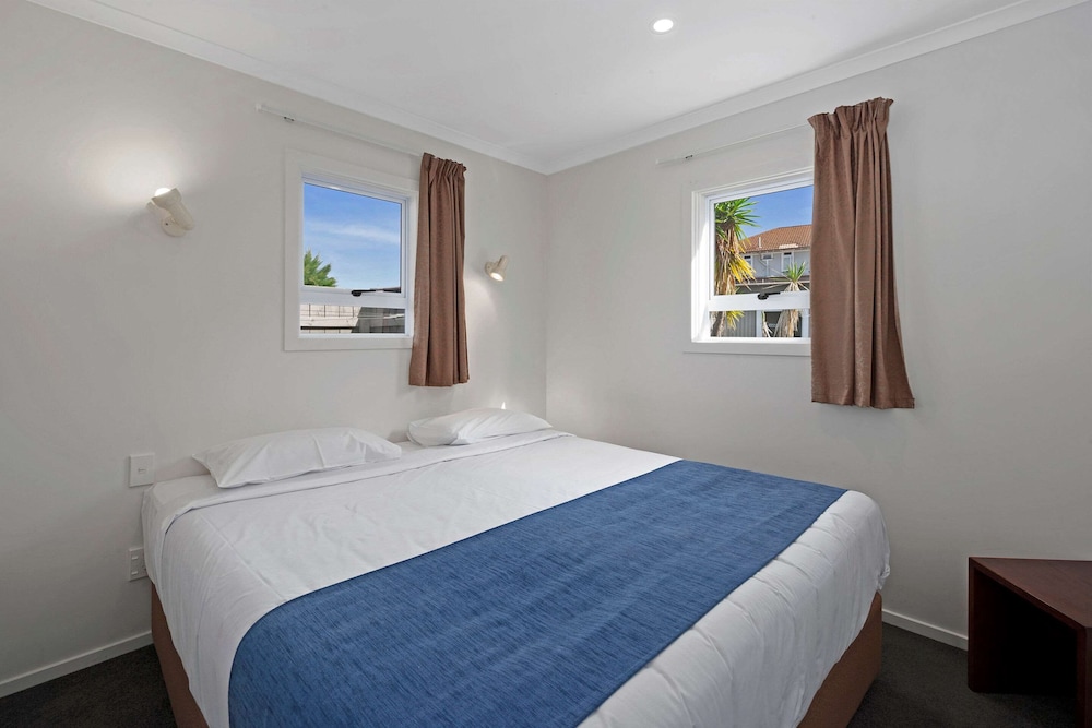 Suite, Multiple Beds, Non Smoking (Upgrade) - Photo 1