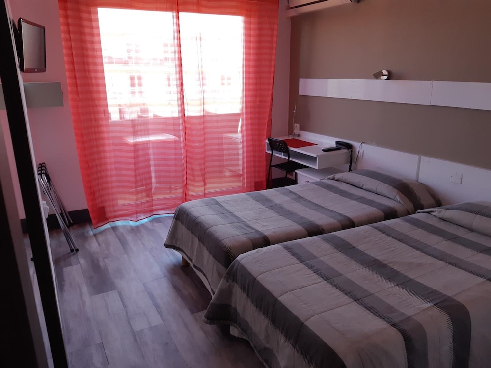Basic Twin Room