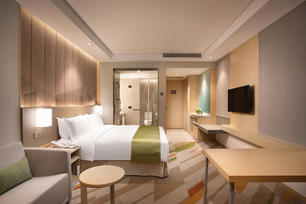Standard Room (Mid Floor) photo 1
