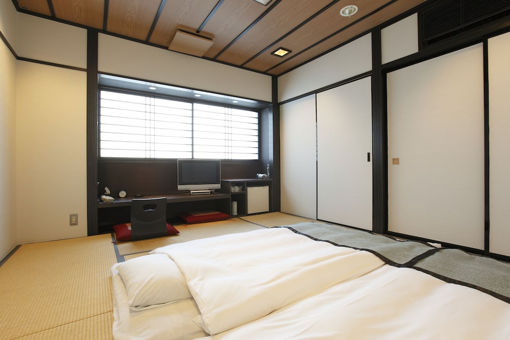 Japanese Style Room, 3 Japanese Futons, Smoking photo 1