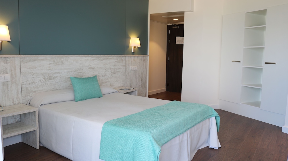 Double Room, Sea View - Photo 5