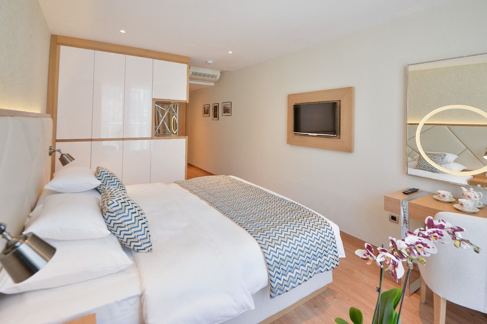 Standard Double or Twin Room, Balcony photo 3