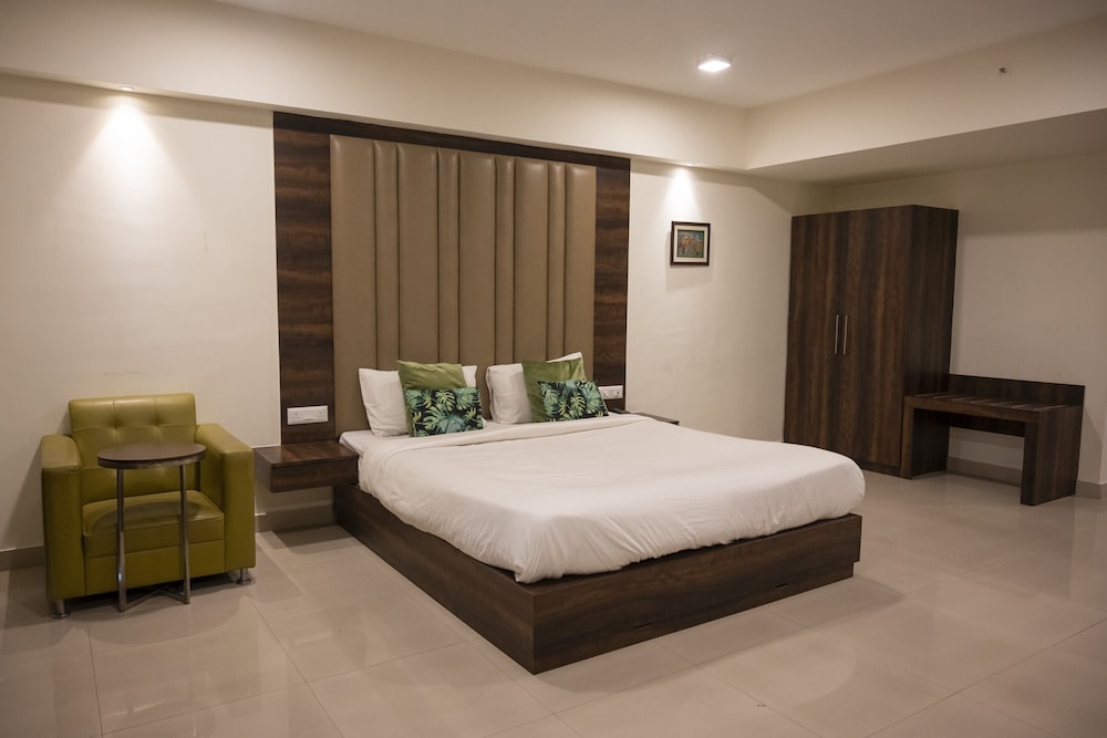 Premium Double Room, Multiple Beds, City View photo 2