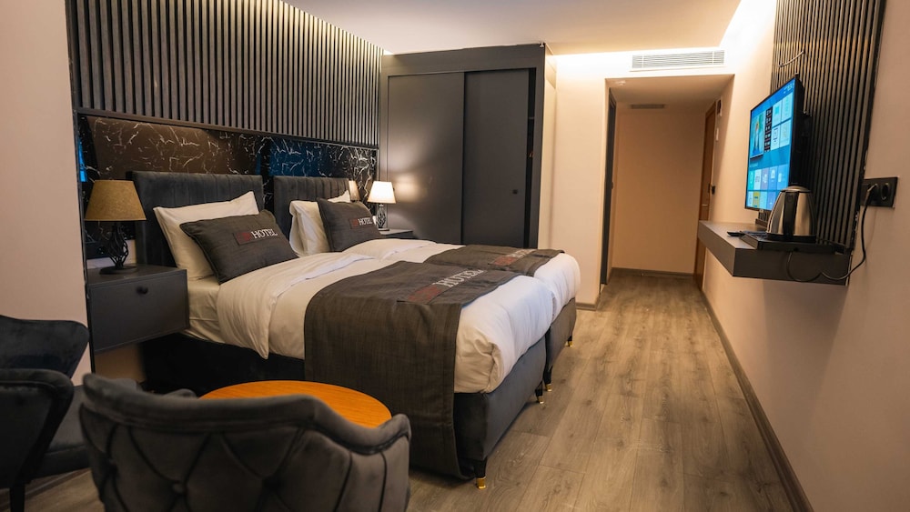 Business Room, Multiple Beds photo 2