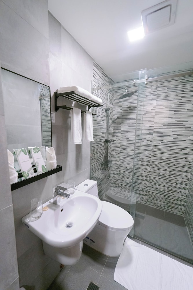 Basic Double or Twin Room - Photo 2