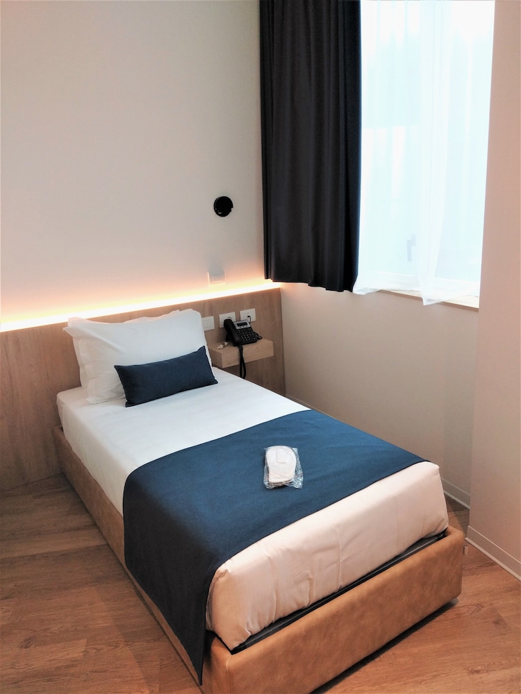 Single Room photo 3