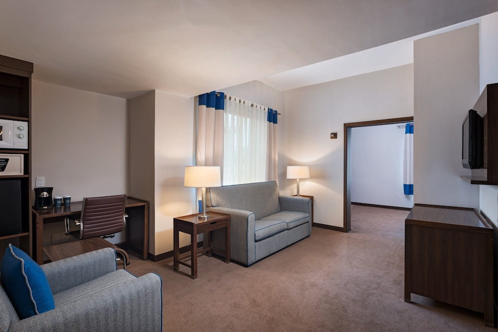 Superior Suite, 1 Bedroom - Photo 9