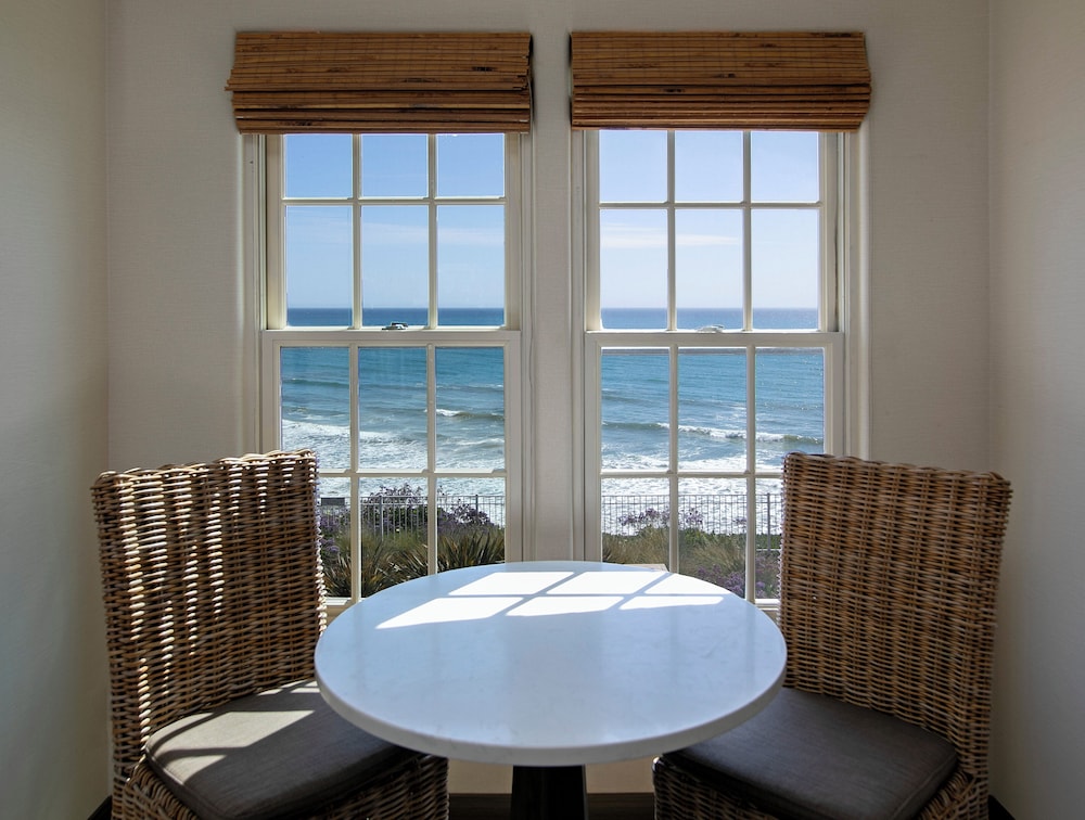 Room, 2 Queen Beds, Oceanfront (Upper Level)