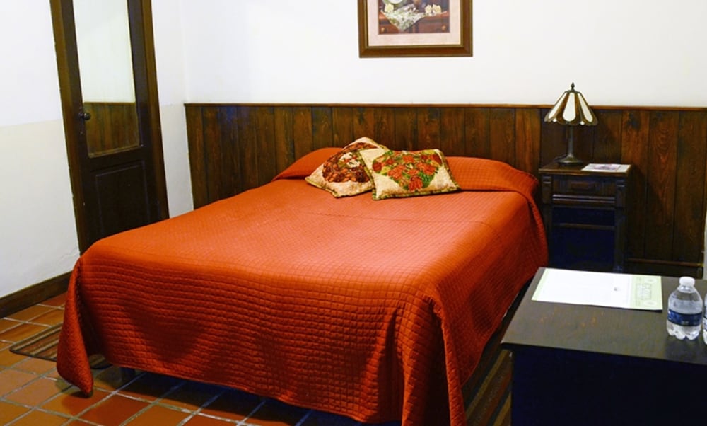 Standard Room, 1 Double Bed, Private Bathroom, Garden View photo 1