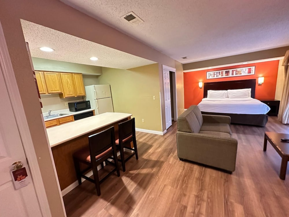 Studio Suite, 1 Queen Bed, Non Smoking - Photo 8