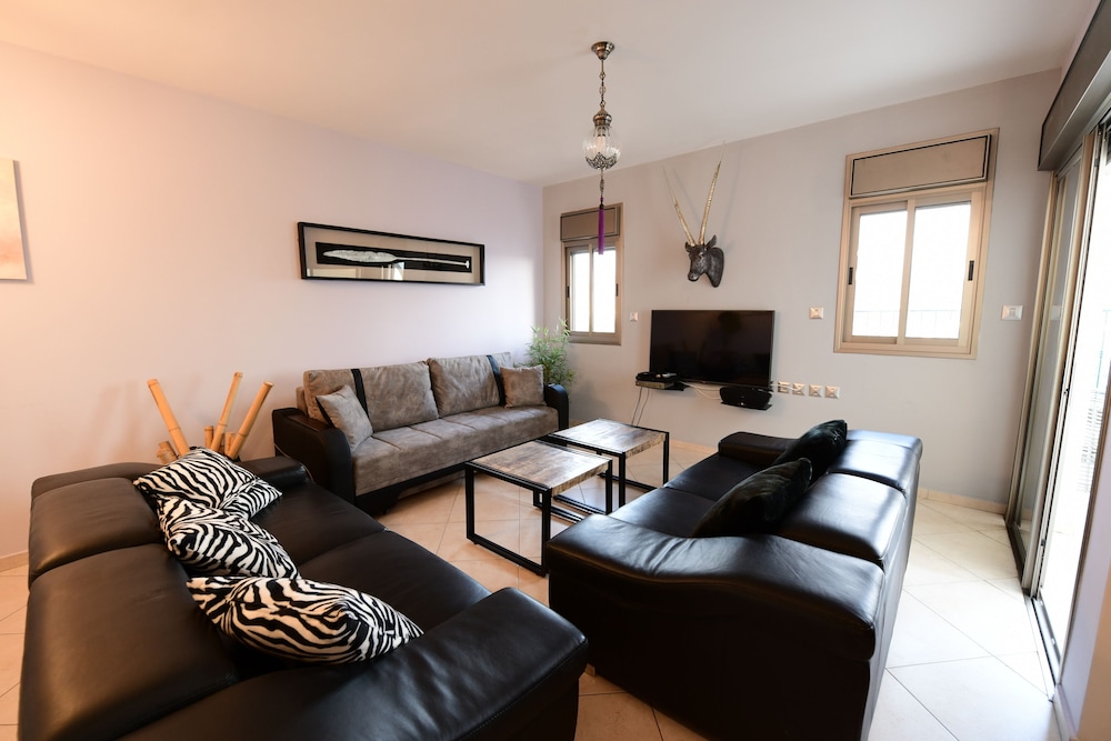 Deluxe Apartment, 2 Bedrooms, Sea View (Avnew Hoshen 24)