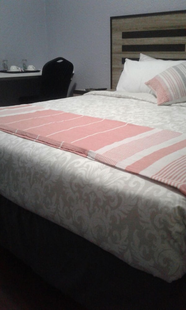 Standard Double Room, 1 Queen Bed photo 2