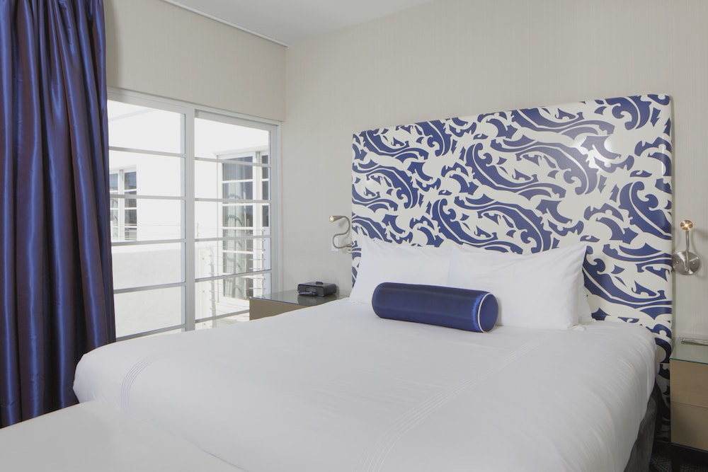 Deluxe Room, 1 King Bed - Photo 4