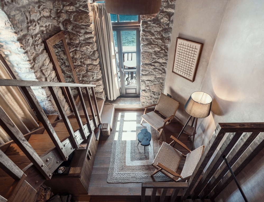 Honeymoon Loft Suite with Balcony and Sea View photo 3