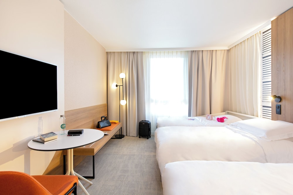 Standard Room, 2 Twin Beds - Photo 2