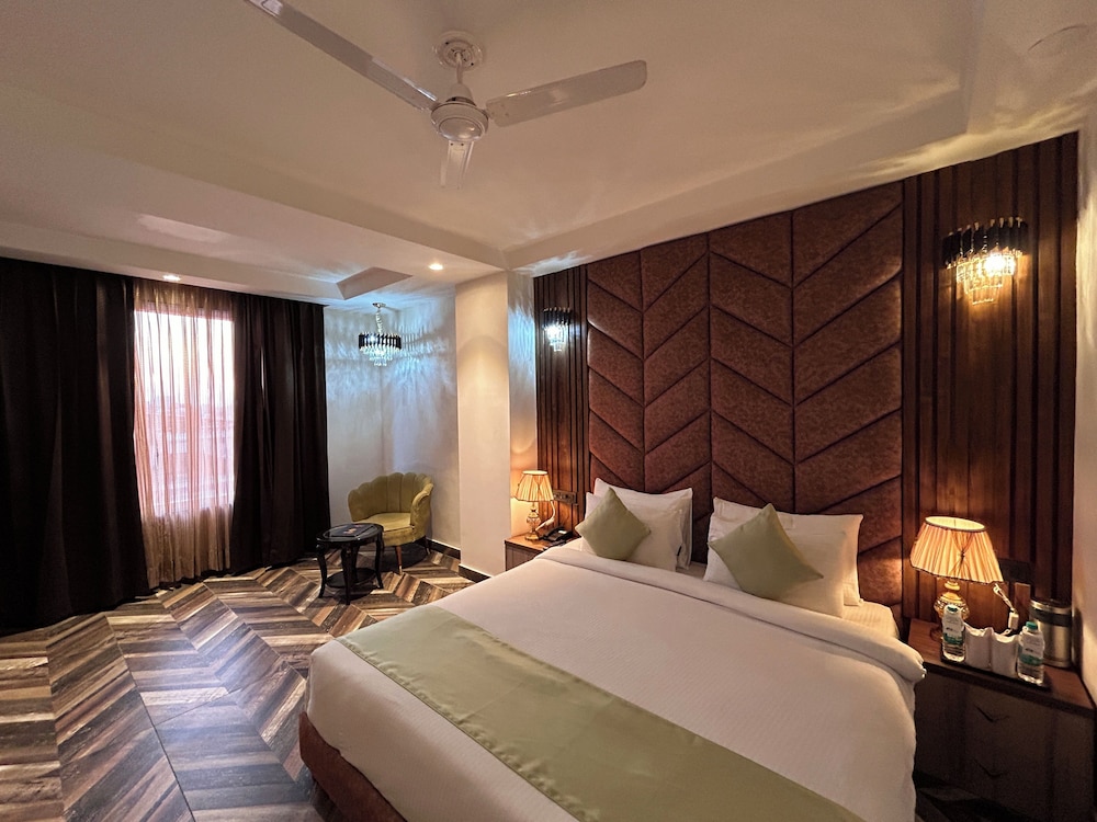 Deluxe Room - Photo 3