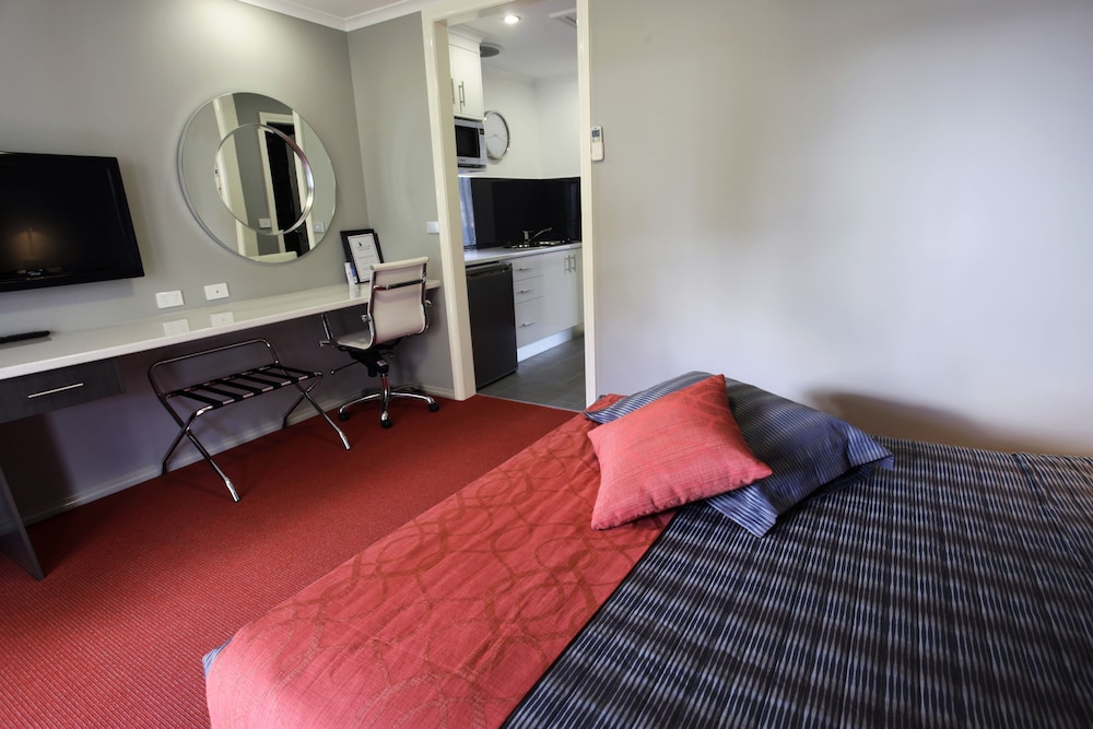 Two Bedroom Unit photo 3