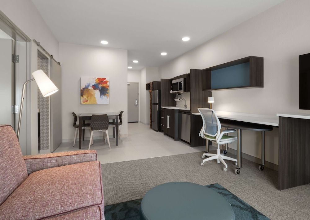 Suite, 1 King Bed, Accessible (Hearing) - Photo 10