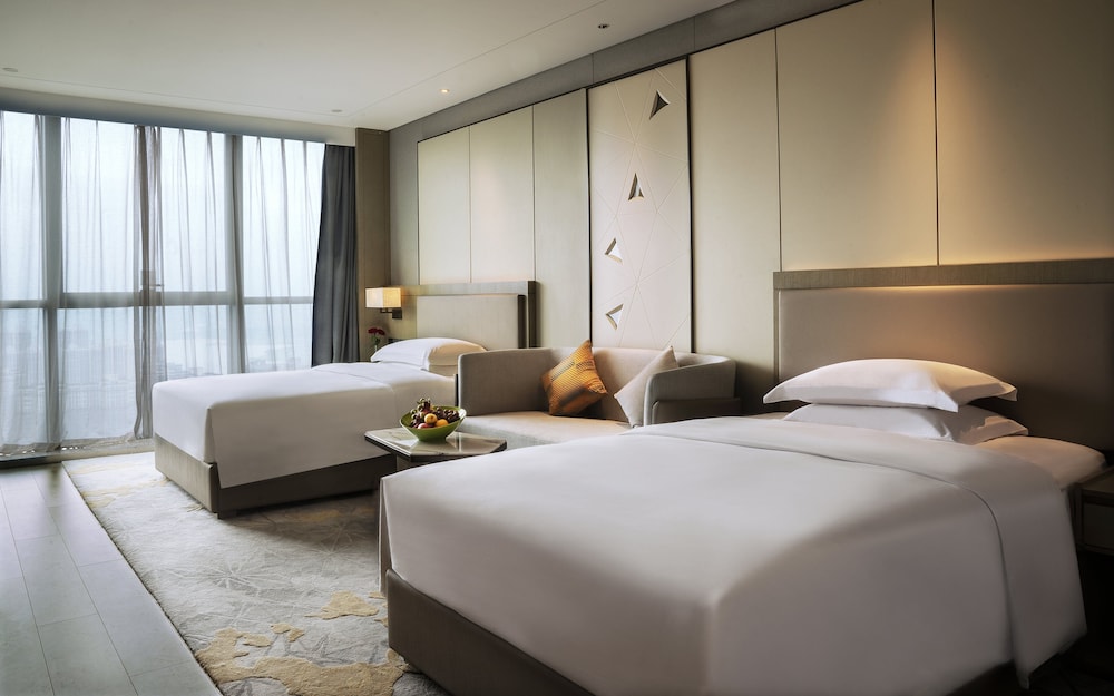 Standard Room, 1 King Bed, City View - Photo 7