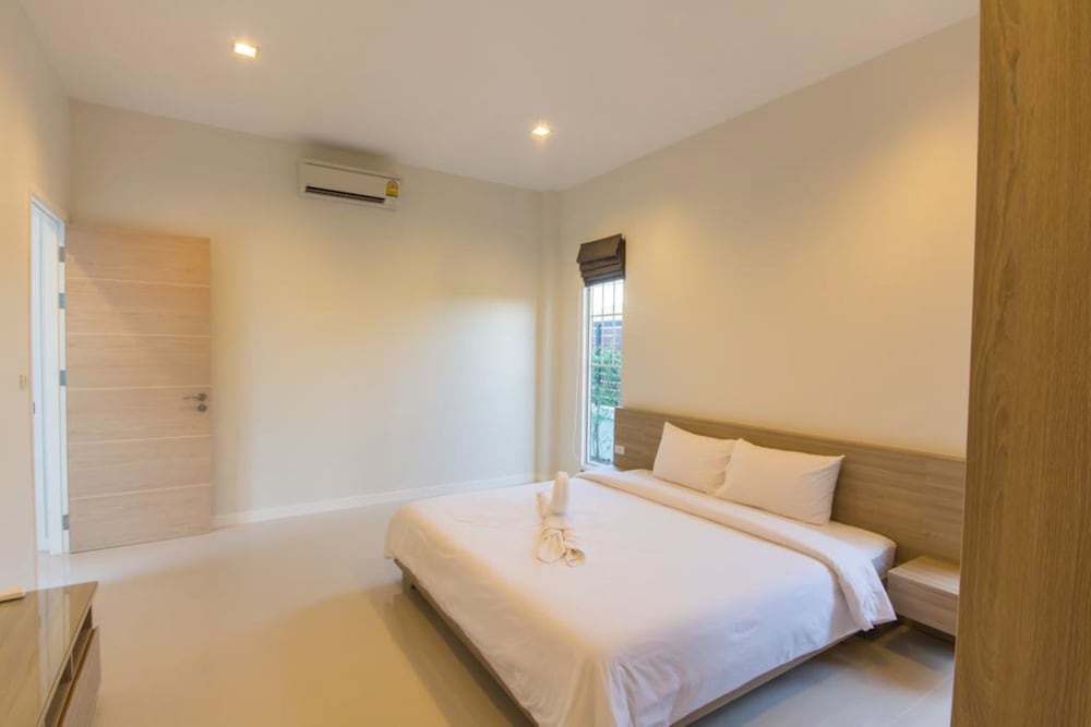3-Bedroom Villa with Private Pool photo 3
