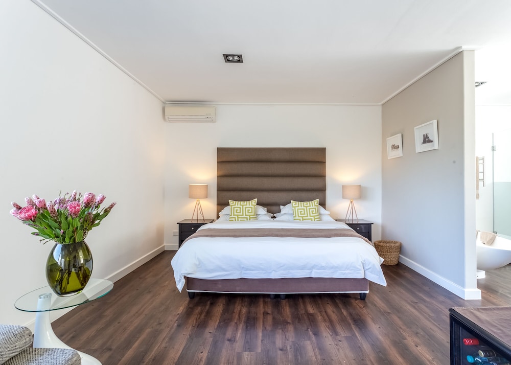 Cosmopolitan Suite photo 2