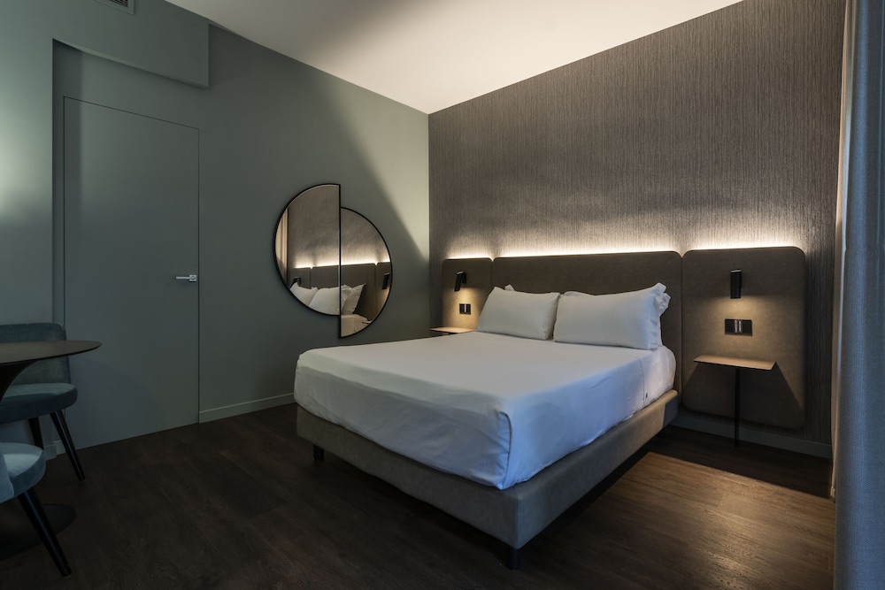 Double Room - Photo 8