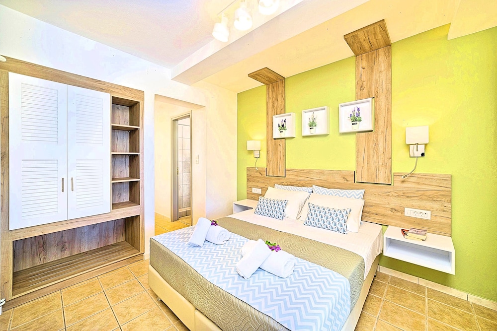 Villa photo 3
