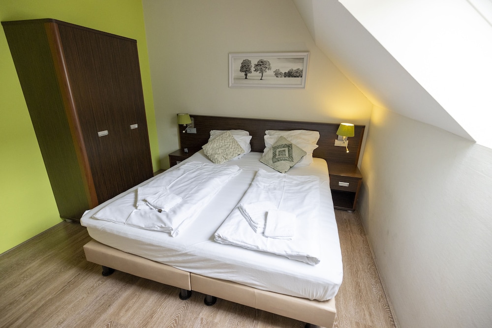 Villa photo 2