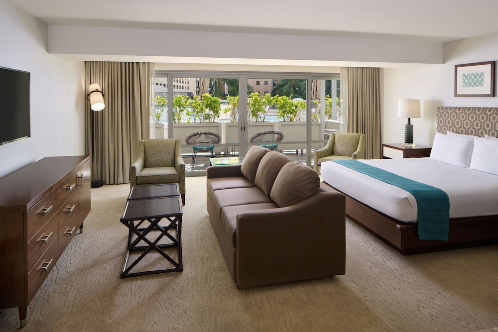 Luxury Suite, Poolside (Junior) photo 2