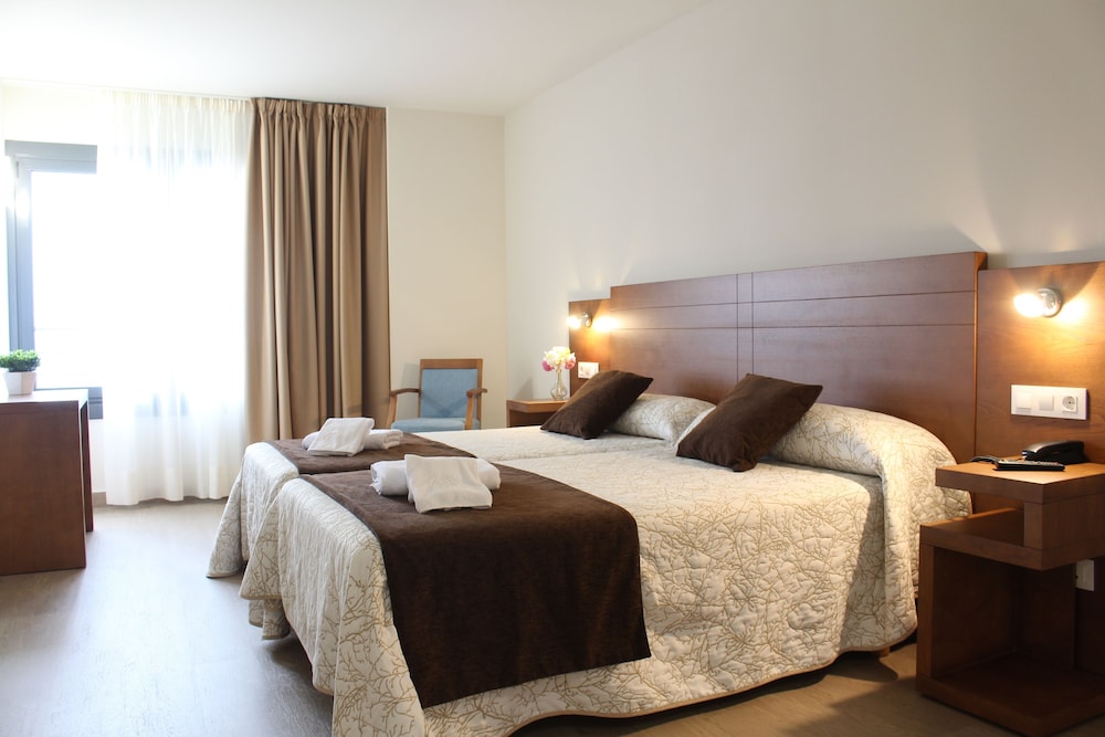 Twin Room - Photo 2