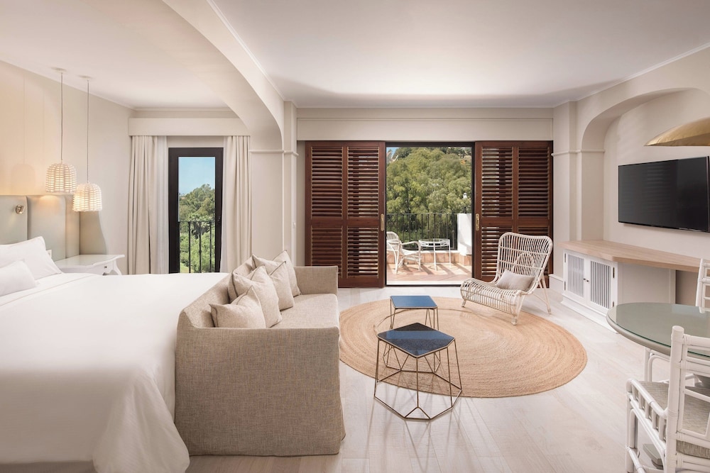 Junior Suite, 1 Bedroom, Terrace thumbnail 5